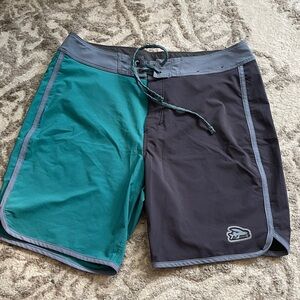 Patagonia Teal and Black Board Shorts men's size 30